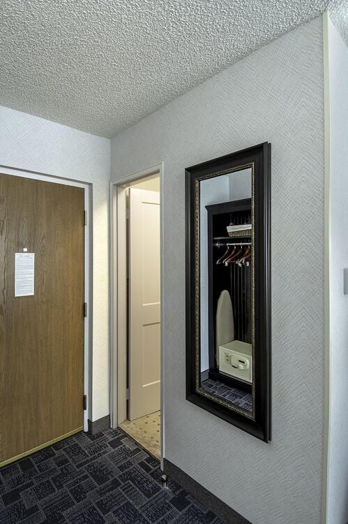 Room – The Holland Hotel