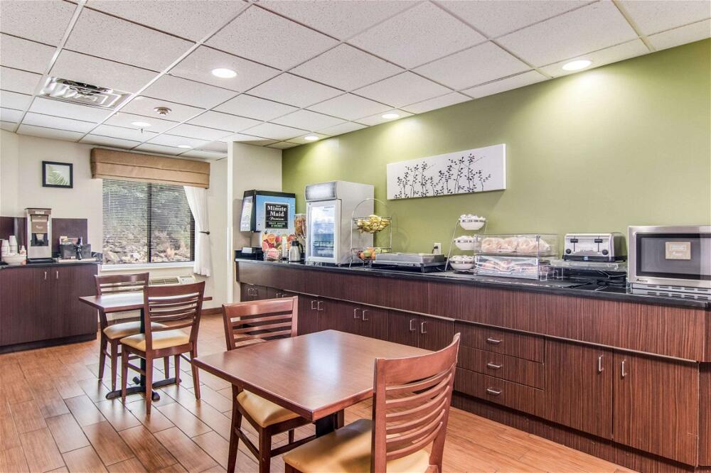 Foto de restauración de Hotel Sleep Inn Austintown