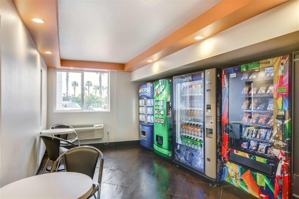 Foto de restauración de Motel 6-Carson, CA
