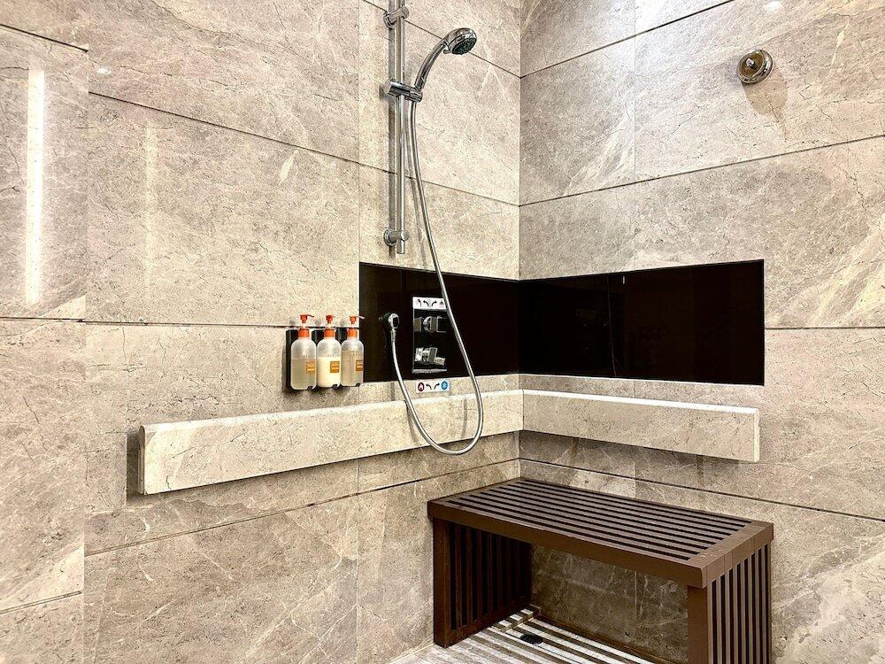 Foto de una habitación de Crowne Plaza Hong Kong Kowloon East, an IHG Hotel