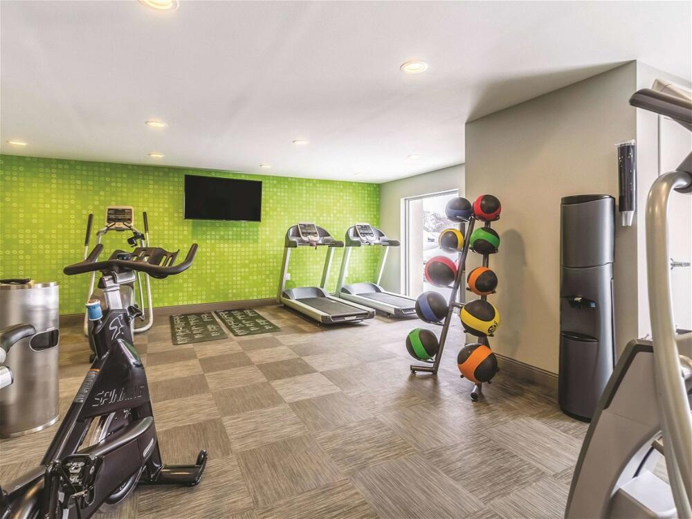 Foto de los servicios de Hotel La Quinta by Wyndham Cleveland - Airport North