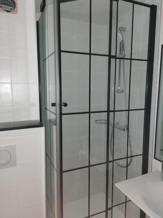 Foto del baño de The Originals City Hôtel Bordeaux Porte du Bassin