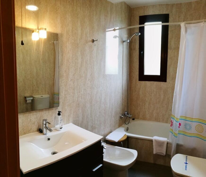 Foto del baño de Aparthotel El Faro