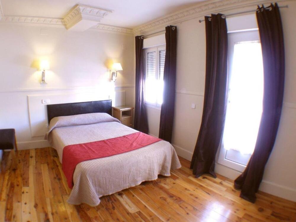 Foto de una habitación de Hostal Canovas