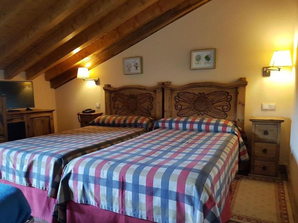 Hotel Garabatos, Navarredonda de Gredos - Central de Reservas