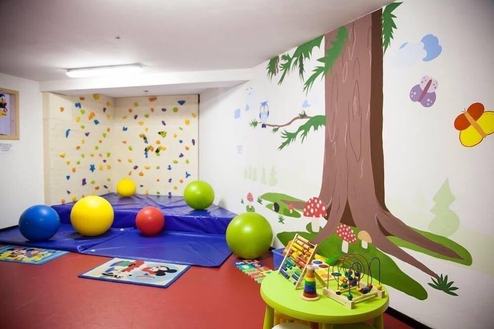 Foto de los servicios de Alpine Touring Hotel