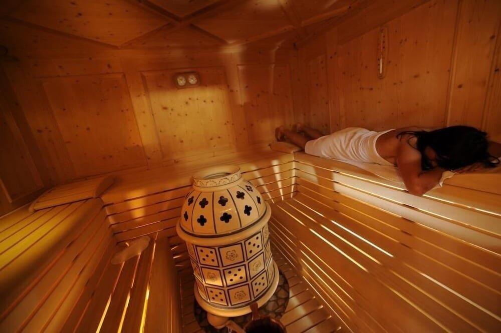 Foto de los servicios de Alpine Touring Hotel