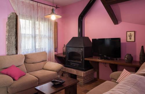 Foto de las zonas nobles de Casa Rural Casas Rurales Acebuche,para nuestros clientes PISCINA CLIMATIZADA TERMAL BALNEARIO EL SALUGRAL A 12 KILÓMETROS, 5 EUROS POR PERSONA