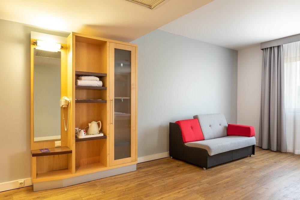 Foto de una habitación de Holiday Inn Express Lisbon-Oeiras, an IHG Hotel