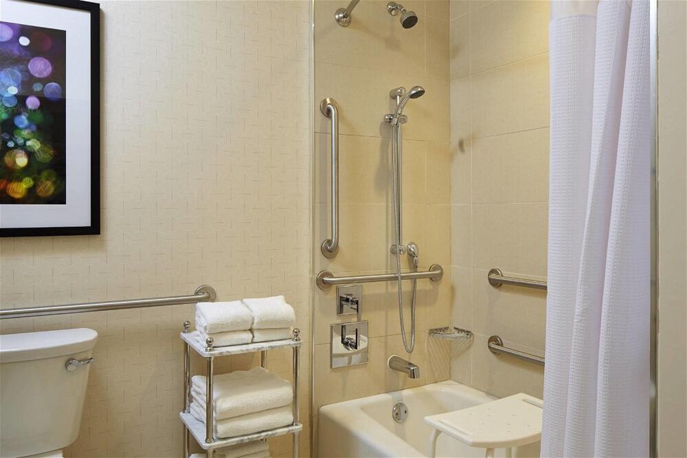Foto del baño de Hotel SpringHill Suites by Marriott at Anaheim Resort Area/Convention Center