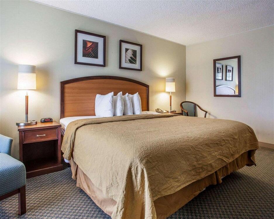 Foto de una habitación de Hotel Quality Inn &amp;amp; Suites Everett