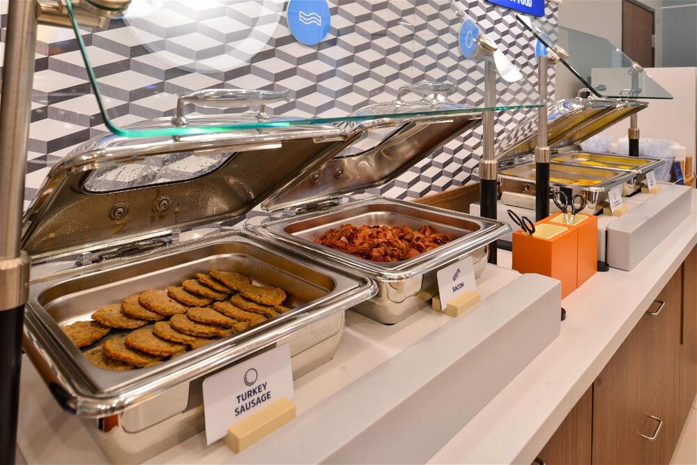 Dining – Holiday Inn Express Hotel &amp;amp; Suites Hagerstown, an IHG Hotel
