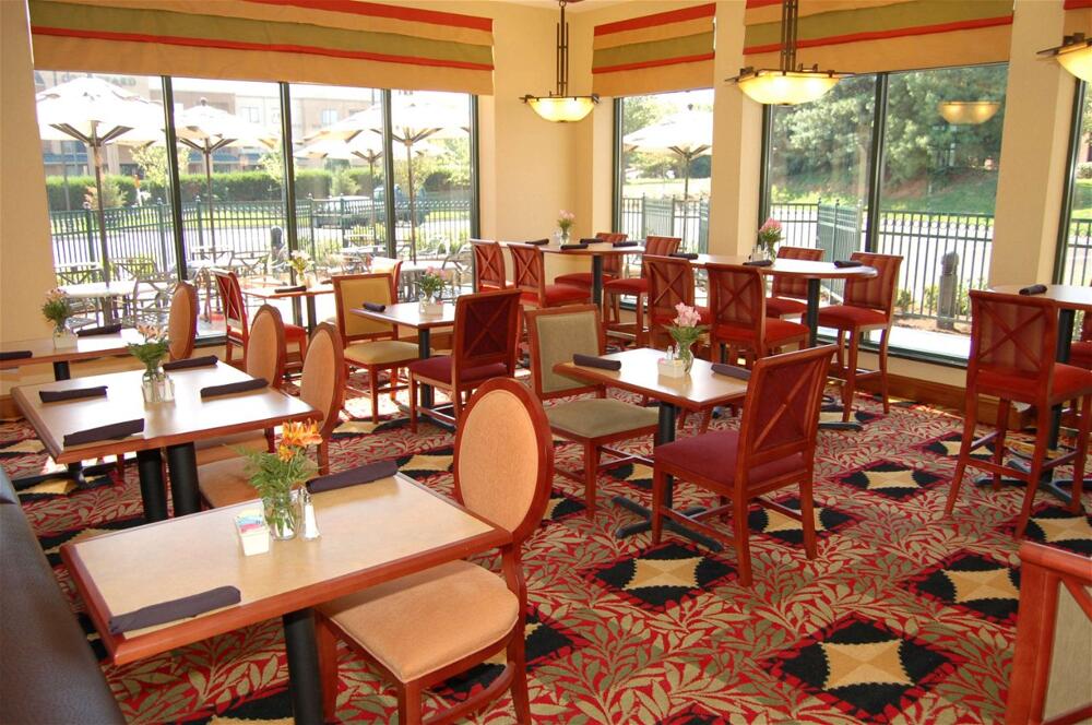 Foto de restauración de Hotel Hilton Garden Inn Bowling Green