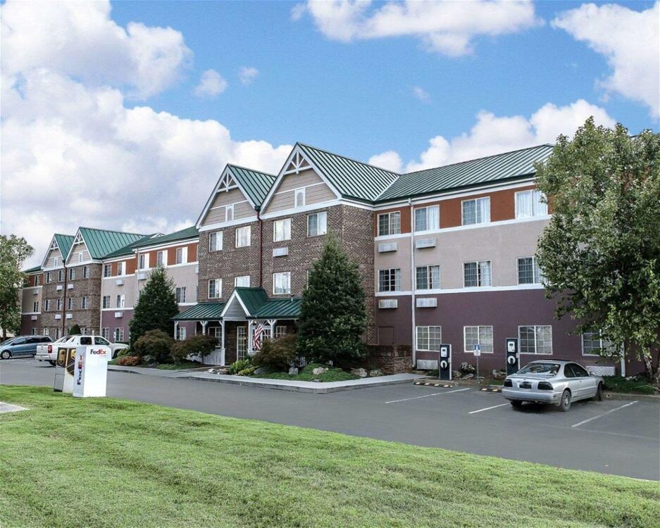 Foto del exterior de Hotel MainStay Suites Knoxville Airport