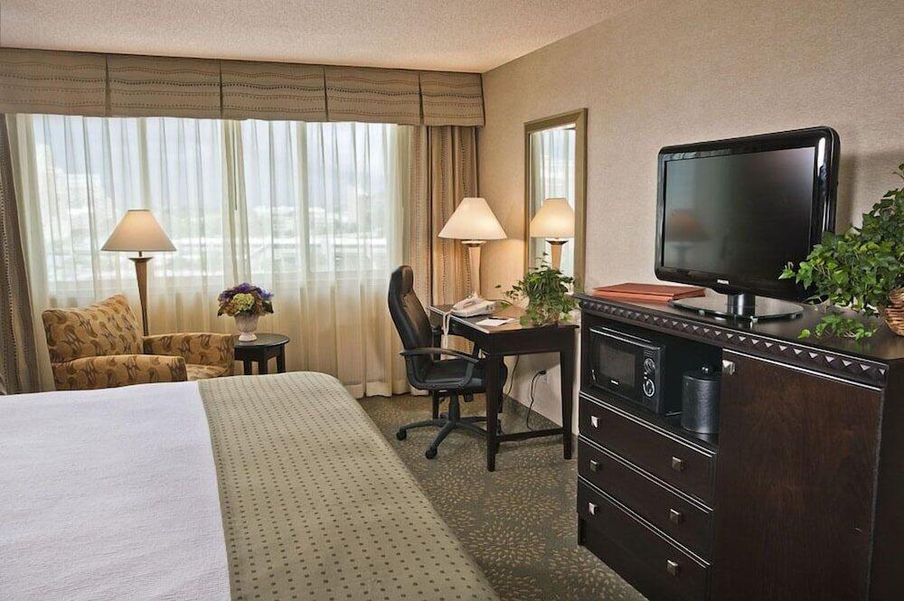Foto de una habitación de Holiday Inn Alexandria at Carlyle, an IHG Hotel