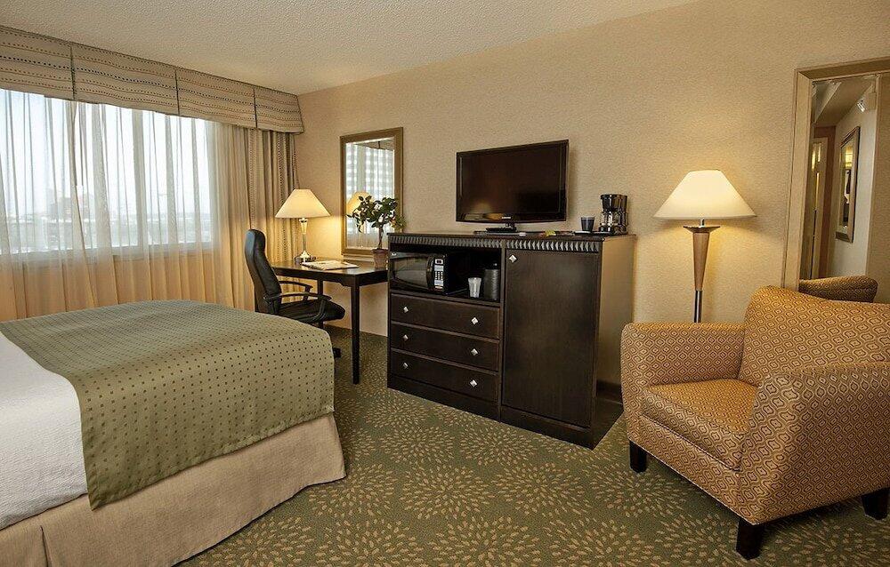 Foto de una habitación de Holiday Inn Alexandria at Carlyle, an IHG Hotel