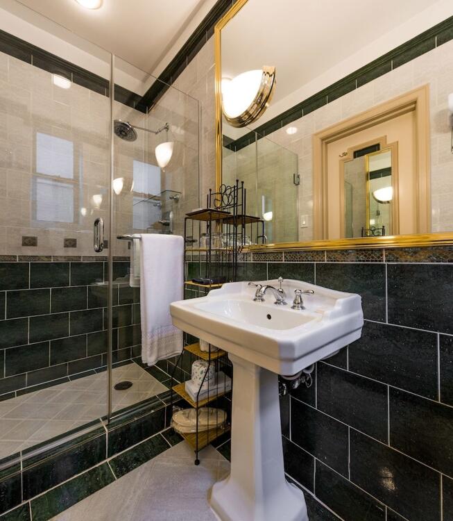 Foto del baño de Casablanca Hotel by Library Hotel Collection