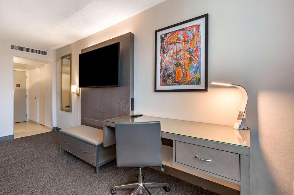 Foto de una habitación de Best Western Plus Rockville Hotel &amp;amp; Suites