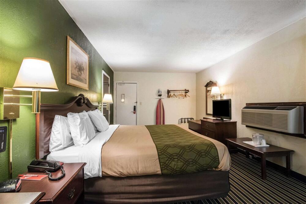 Foto de una habitación de Motel Econo Lodge Brattleboro