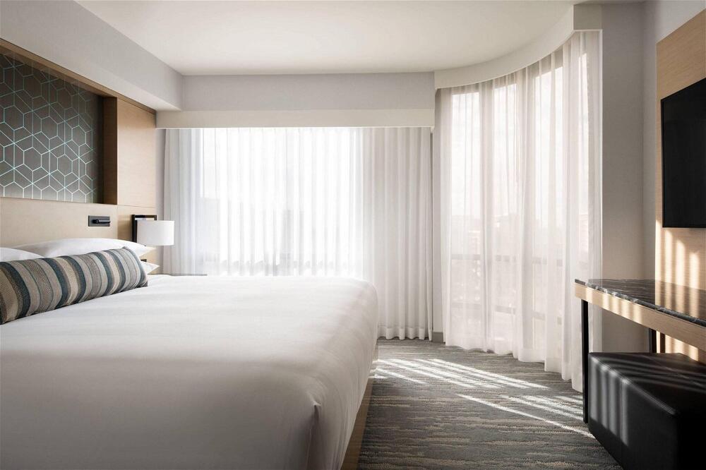 Foto de una habitación de Vancouver Airport Marriott Hotel