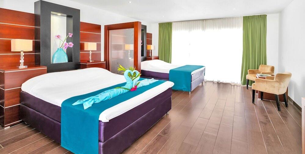Foto de una habitación de Complejo Van der Valk Plaza Beach &amp;amp; Dive Resort Bonaire