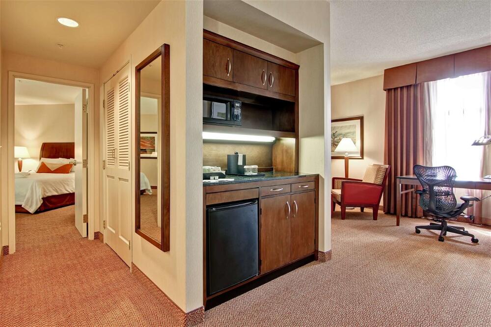 Foto de una habitación de Hotel Hilton Garden Inn Calgary Airport