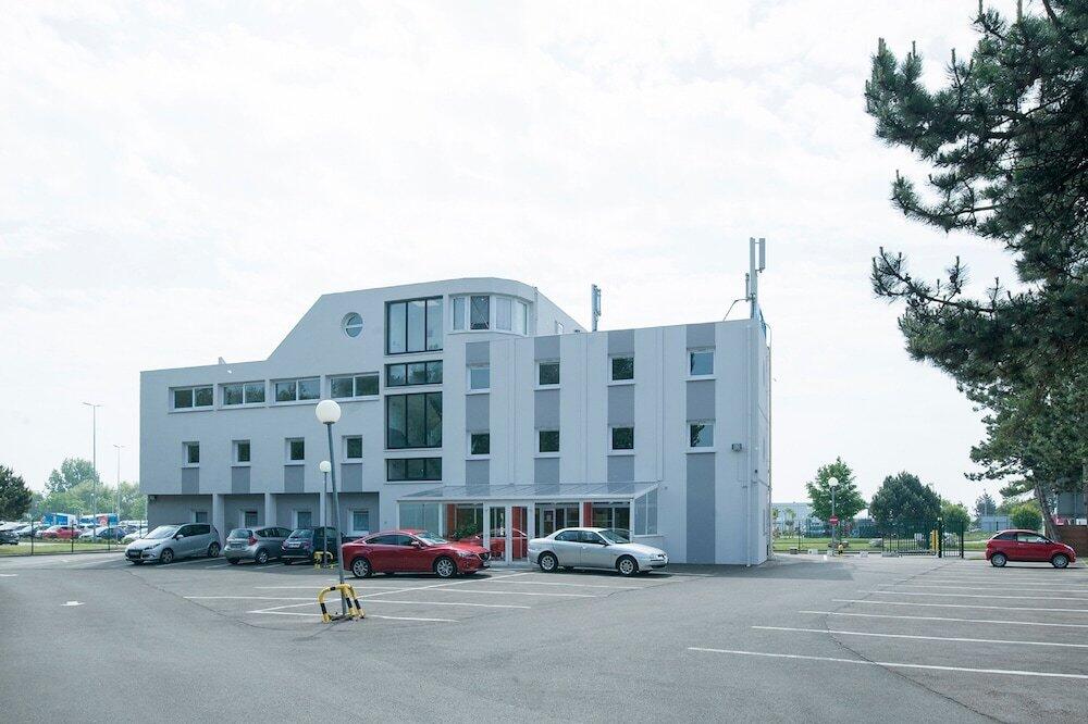 Foto del exterior de The Originals Boutique, Hôtel Neptune, Berck-sur-Mer (Inter-Hotel)