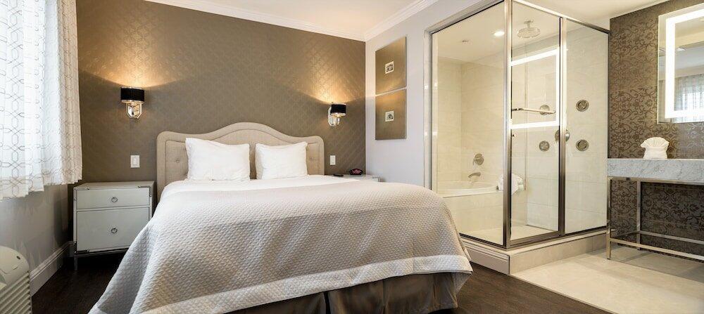 Room – Woodcrest Hotel