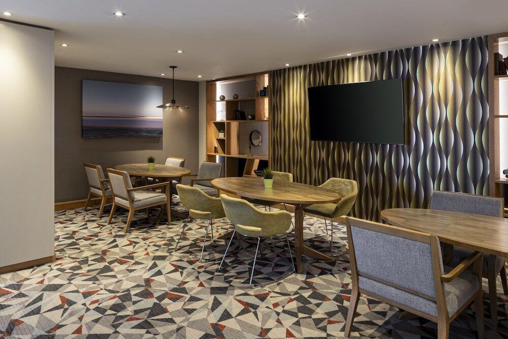 Foto de restauración de Holiday Inn Reading South M4 Jct 11, an IHG Hotel