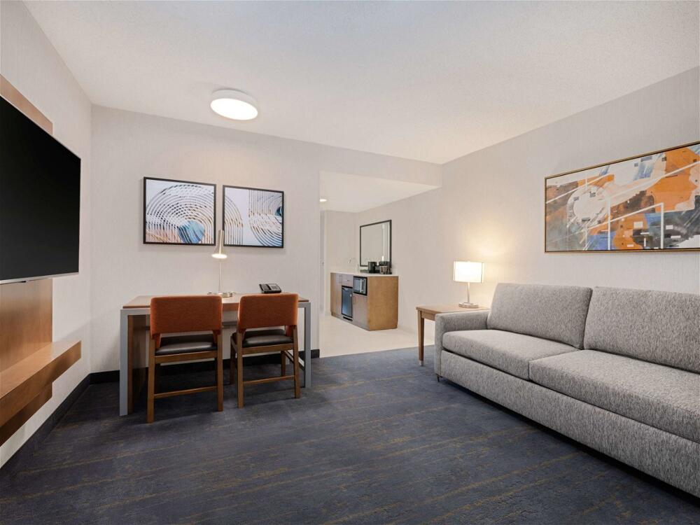 Foto de una habitación de Hotel Embassy Suites Chicago - Downtown River North