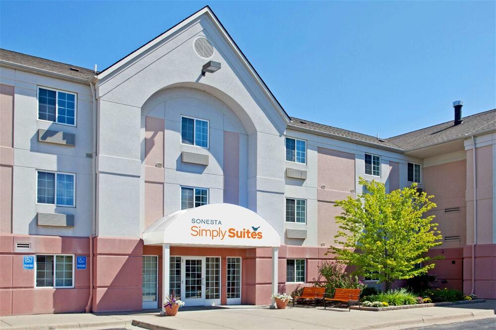 Foto del exterior de Hotel Sonesta Simply Suites Detroit Ann Arbor