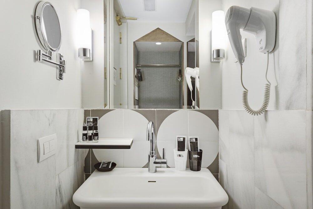 Foto del baño de Hotel One Shot Recoletos 04