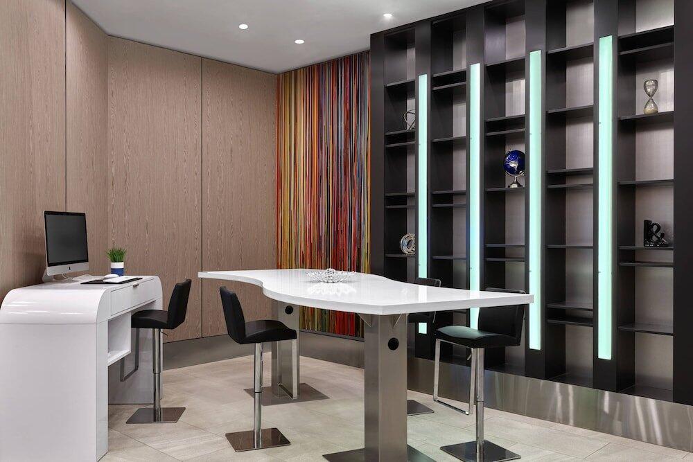Foto de los servicios de Delta Hotels by Marriott Edmonton Centre Suites