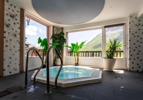 Foto de los servicios de Hotel Village Montana