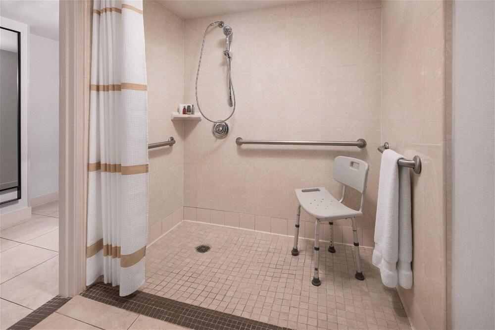 Foto del baño de Hotel Bakersfield Marriott at the Convention Center