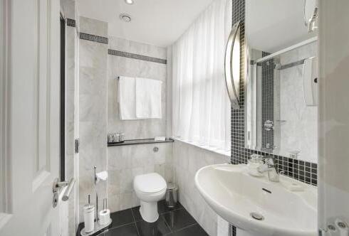 Foto del baño de Gem Langham Court Hotel