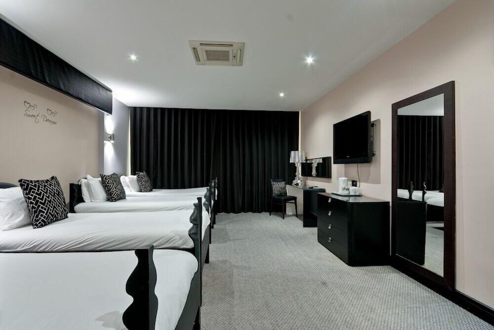 Room – Printworks Hotel