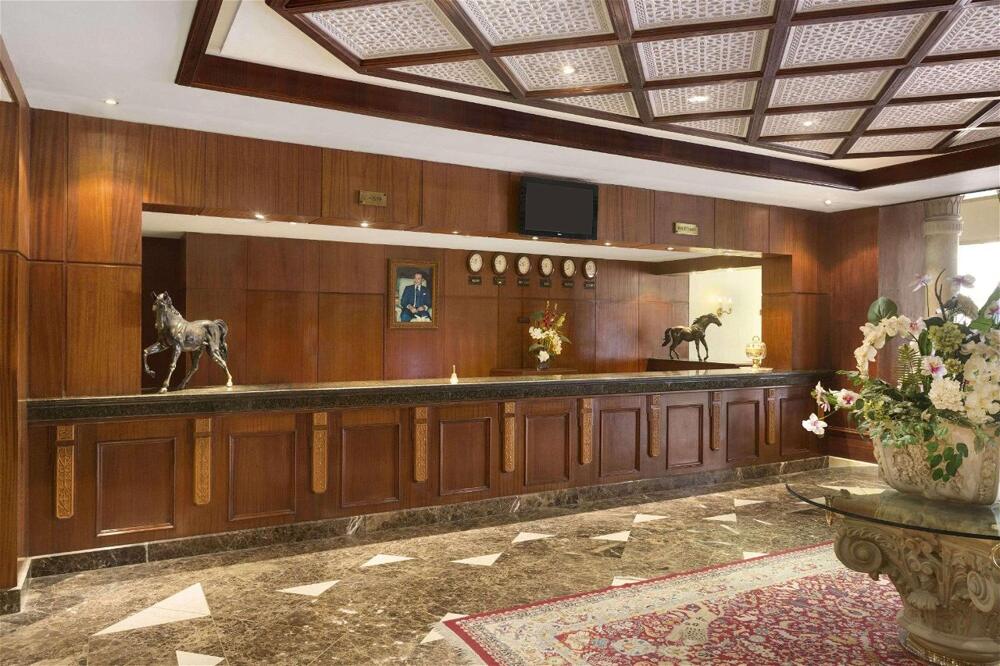 Foto de las zonas nobles de Hotel Ramada by Wyndham Fes