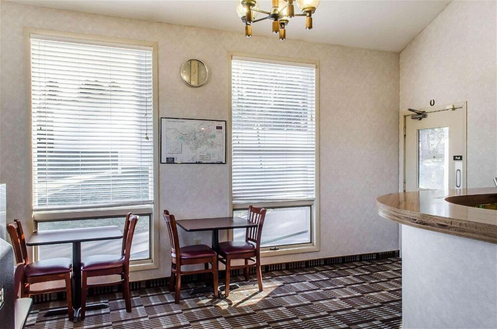 Foto de las zonas nobles de Hotel Rodeway Inn State College - near University