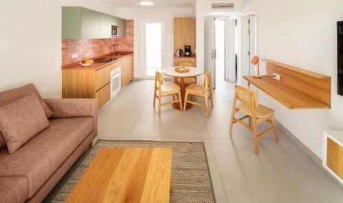 Foto de una habitación de Apartamentos Nazaret Beach - Adults only