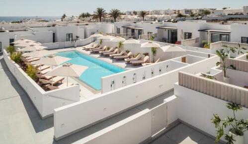 Foto de los servicios de Apartamentos Nazaret Beach - Adults only