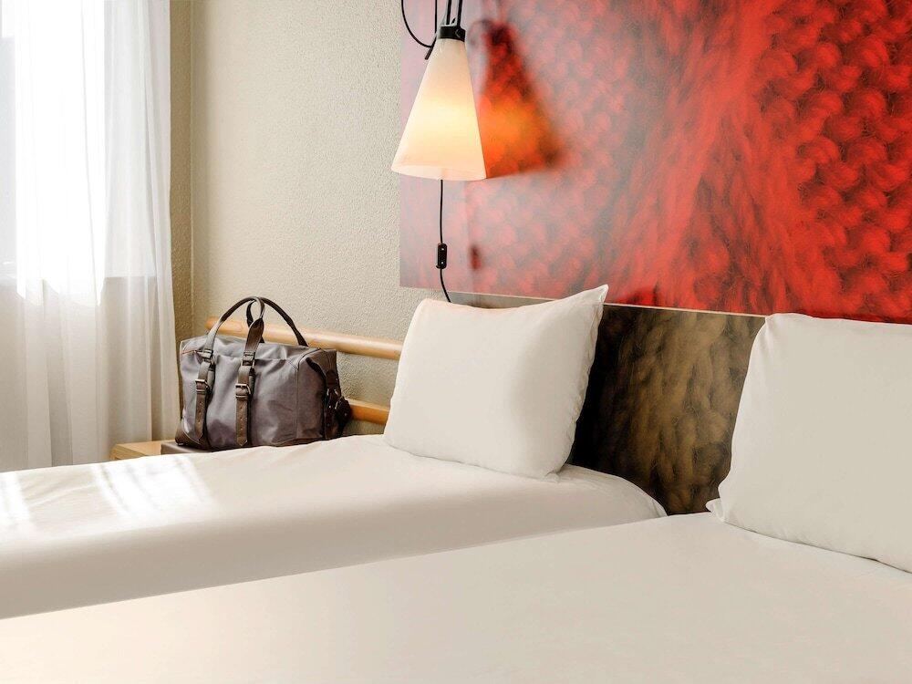 Foto de una habitación de Hotel ibis Bordeaux Centre - Gare Saint-Jean