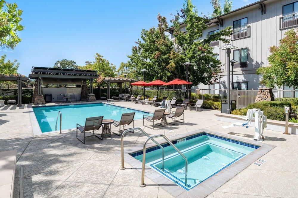 Foto de los servicios de Hotel Hampton Inn &amp;amp; Suites Windsor-Sonoma Wine Country