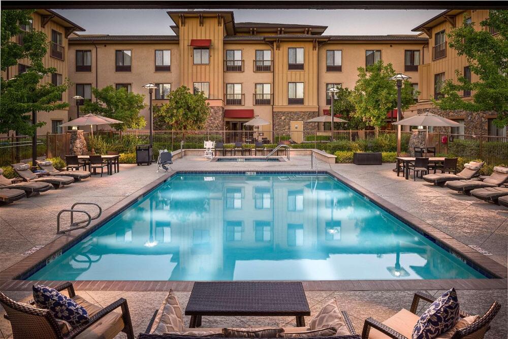 Foto de los servicios de Hotel Hampton Inn &amp;amp; Suites Windsor-Sonoma Wine Country