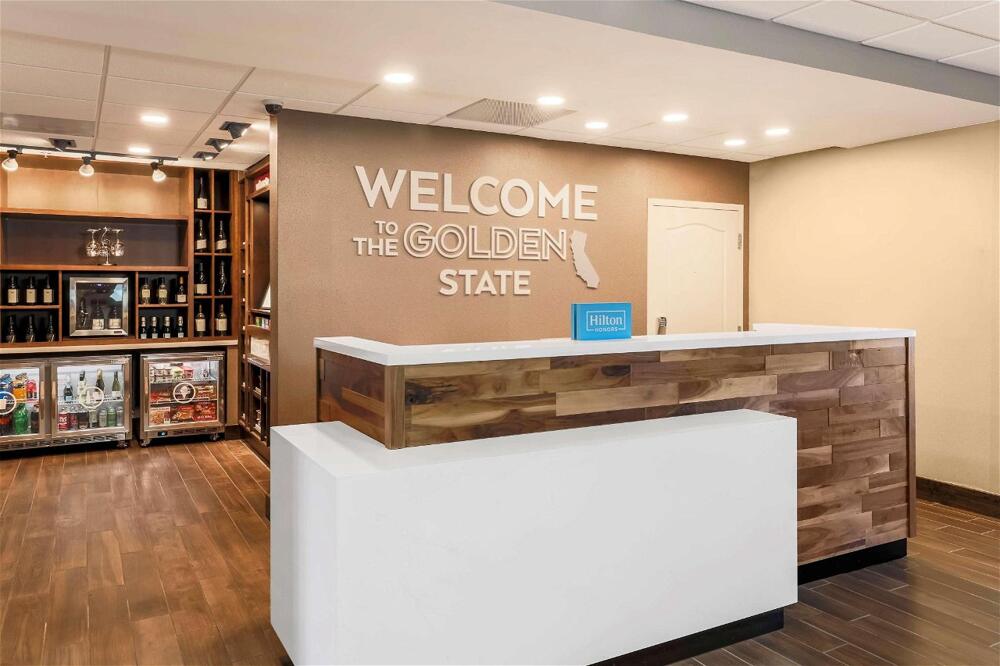 Foto de las zonas nobles de Hotel Hampton Inn &amp;amp; Suites Windsor-Sonoma Wine Country