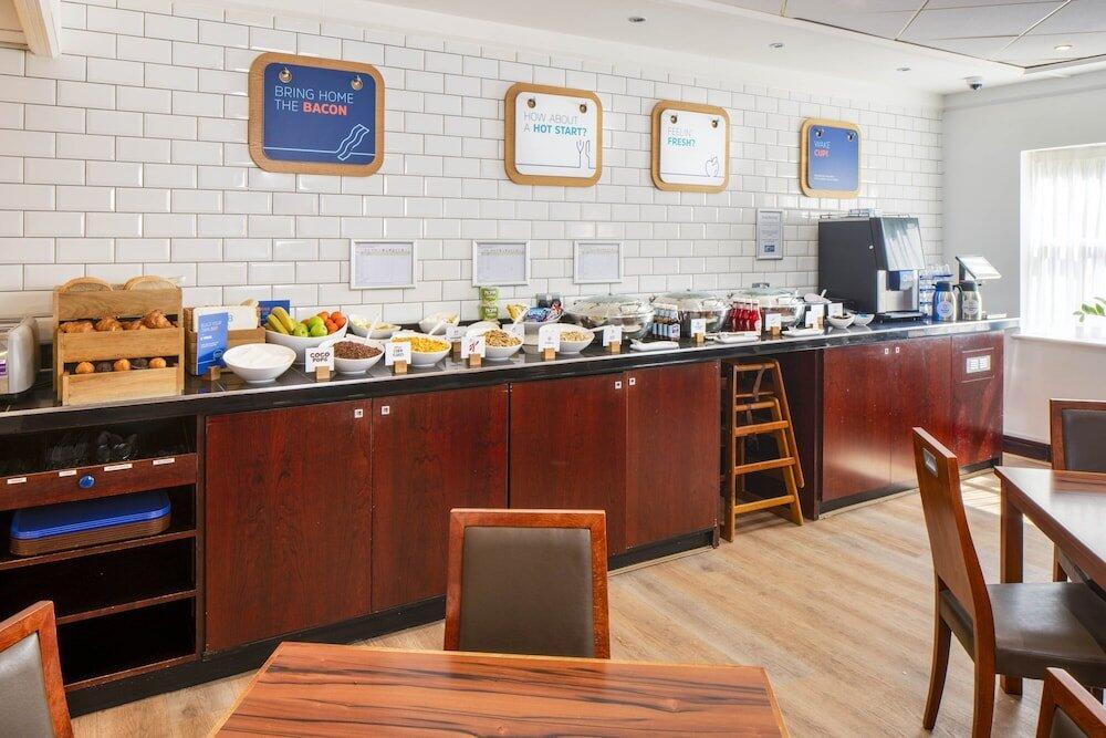 Foto de restauración de Holiday Inn Express York, an IHG Hotel