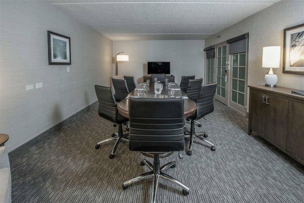 Foto de una habitación de Hotel Embassy Suites Chicago - Schaumburg/Woodfield