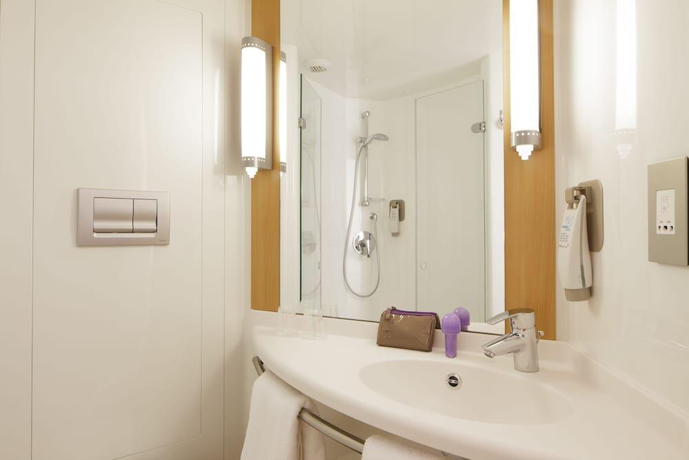 Foto del baño de Hotel ibis York Centre