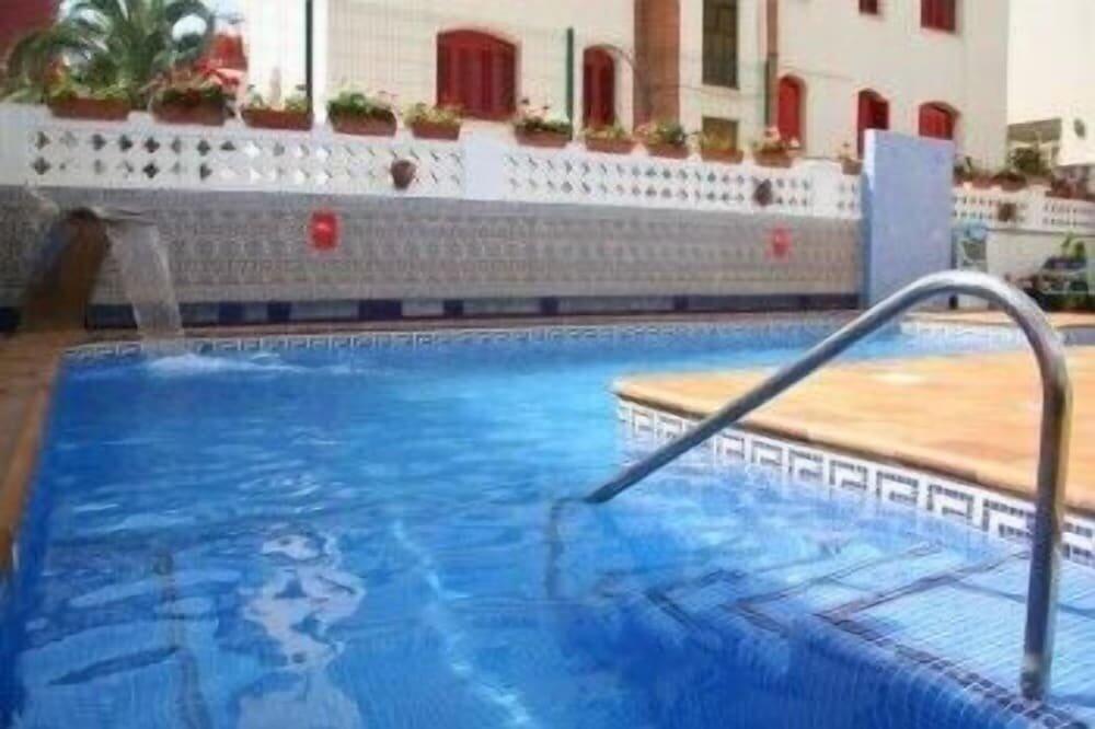 Foto de los servicios de Apartamentos Casablanca Suites - Adults Only