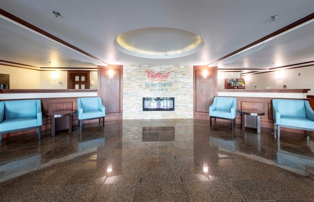 Foto de las zonas nobles de Hotel Red Roof Inn &amp;amp; Suites Wilmington – New Castle